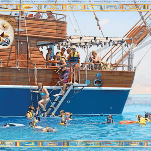 Elite Pirates Sailing Boat with orange island
