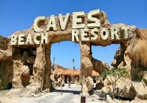 Excursii & Spa de la Caves Beach Resort intrare hotel